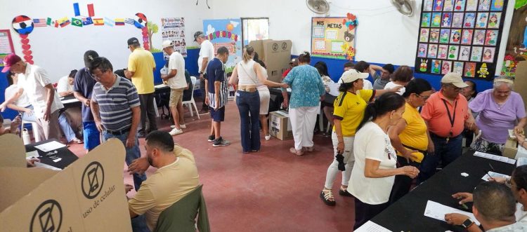 Se cerraron las urnas: comienza el preconteo de la segunda vuelta presidencial en Colombia