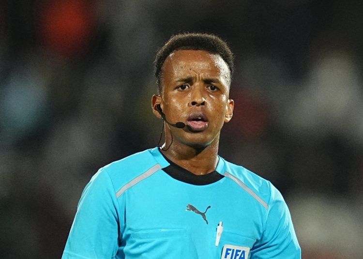 Árbitro somalí vetado por EEUU pitará la final de la Supercopa de Europa