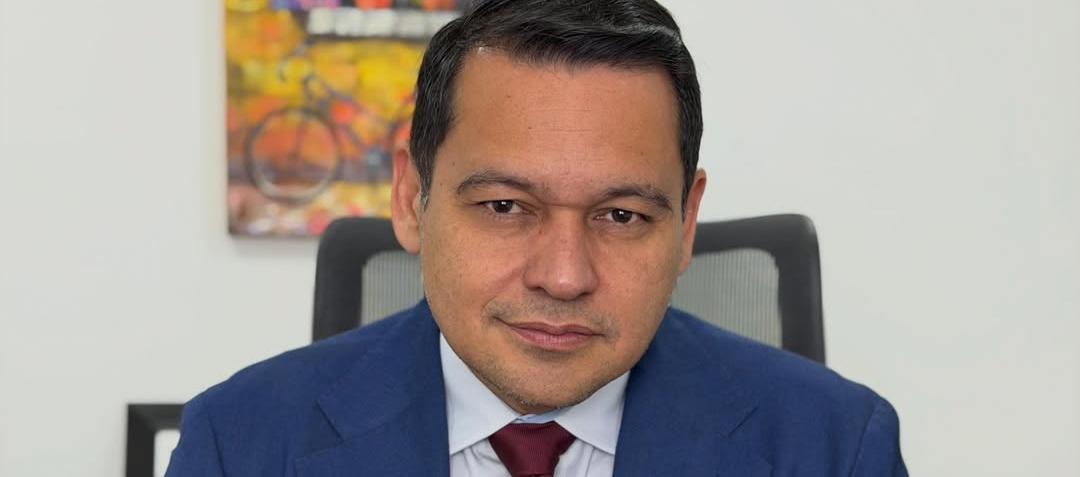 Alejandro Ocampo desmiente suspensión de Gustavo Petro y asegura que la medida no ha sido aprobada por la Comisión de Acusaciones