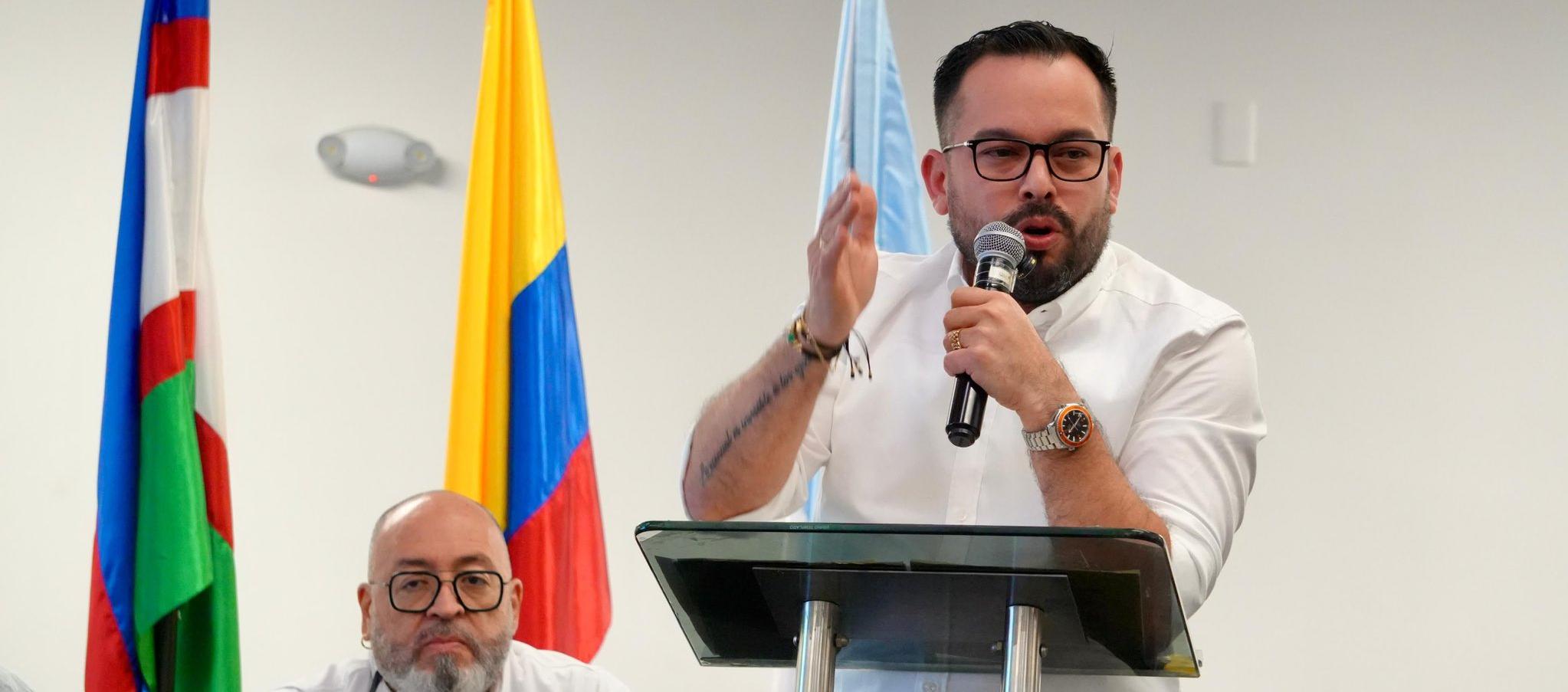 Colombia reanudará la comercialización de energía con Ecuador tras firma de nueva resolución