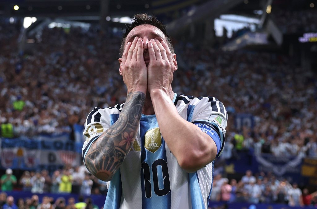 Argentina remonta a Egipto con una reacción épica y avanza a cuartos de final