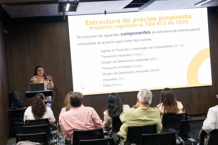 Barranquilla fue sede de la primera audiencia regional de la CREG sobre la regulación del combustible de aviación