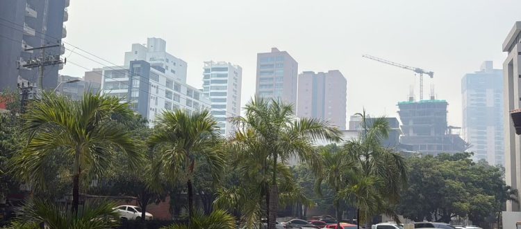 Incendio en la Isla Salamanca vuelve a generar humo sobre Barranquilla: alcalde Char pide solución definitiva