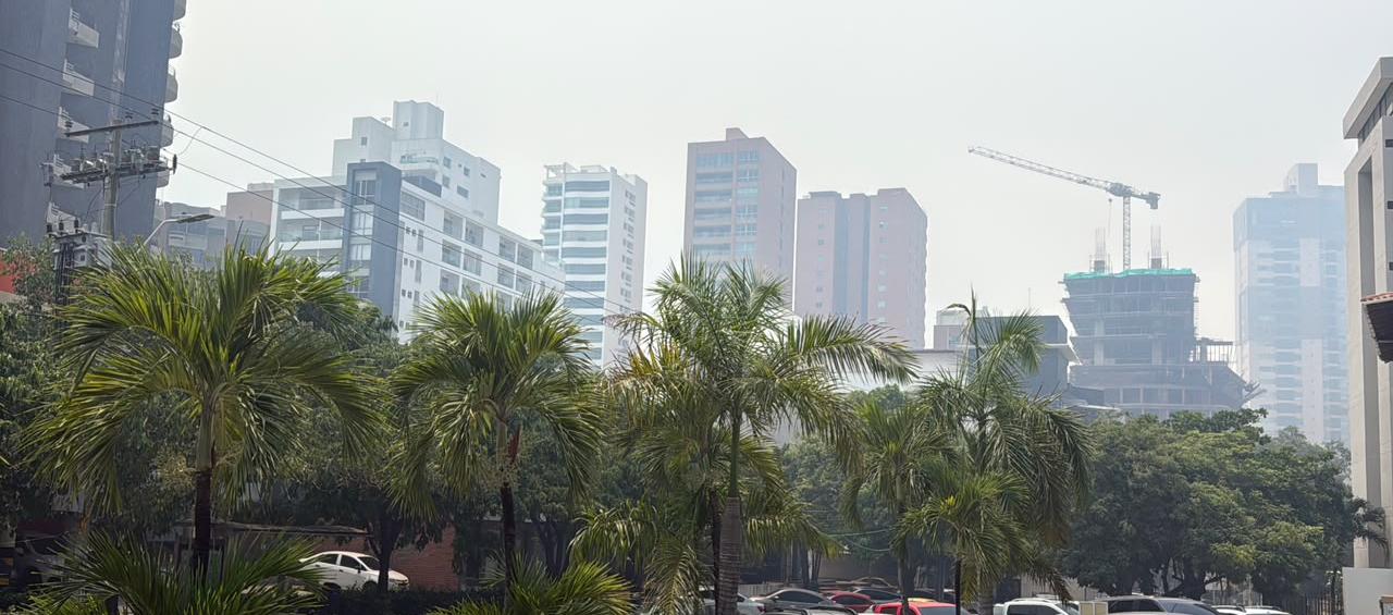Incendio en la Isla Salamanca vuelve a generar humo sobre Barranquilla: alcalde Char pide solución definitiva