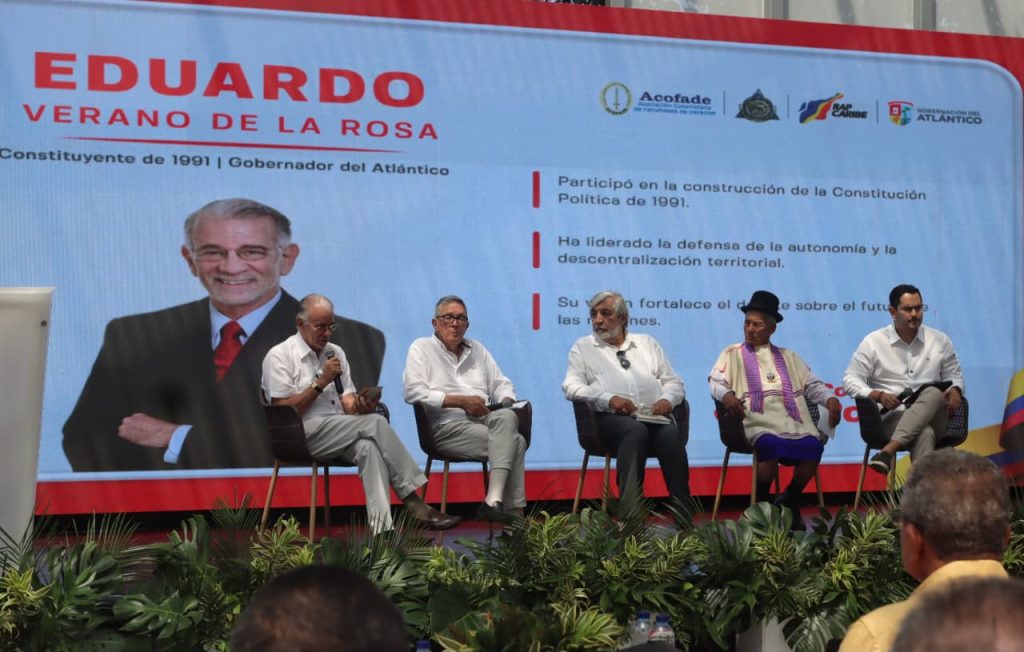 Exconstituyentes advierten en Barranquilla que la autonomía territorial sigue siendo una deuda de la Constitución de 1991