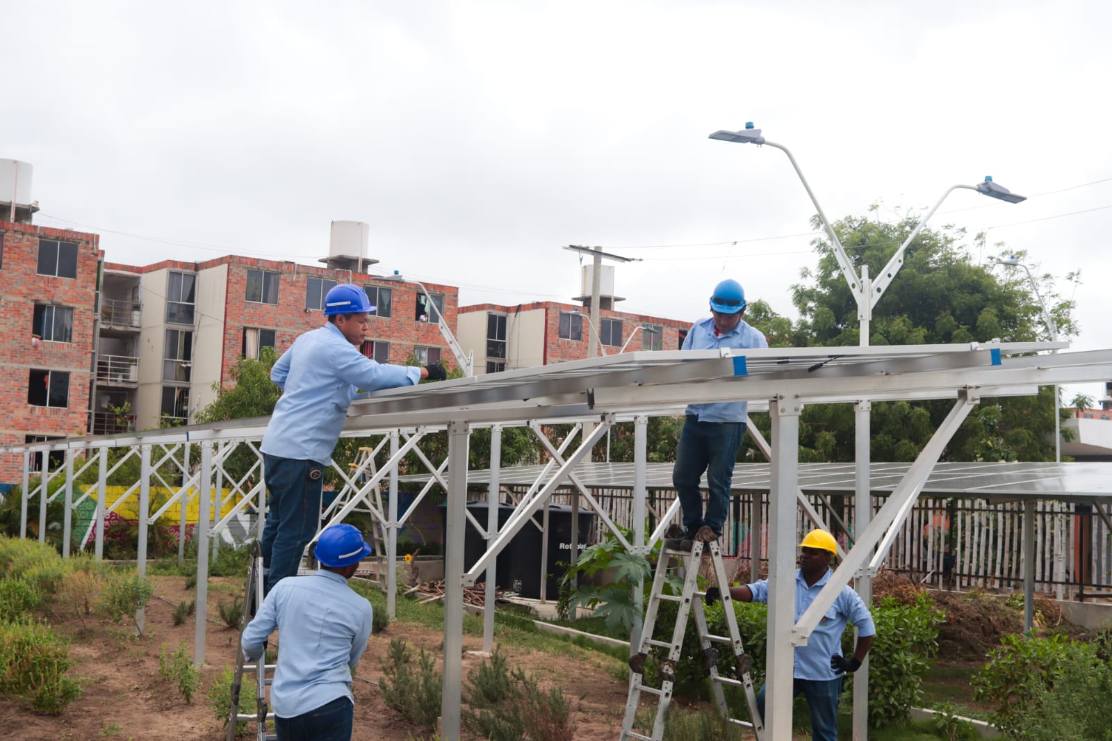 Las Gardenias concentra inversión social y obras con comunidad energética, huerta urbana y mejoras en infraestructura