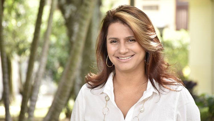 Abelardo De La Espriella anuncia a Paola Holguín como su ministra de Cultura