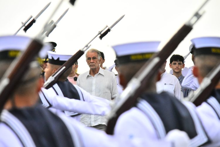 Gobernador Eduardo Verano destaca inversión en seguridad durante el desfile del Día de la Independencia en Barranquilla
