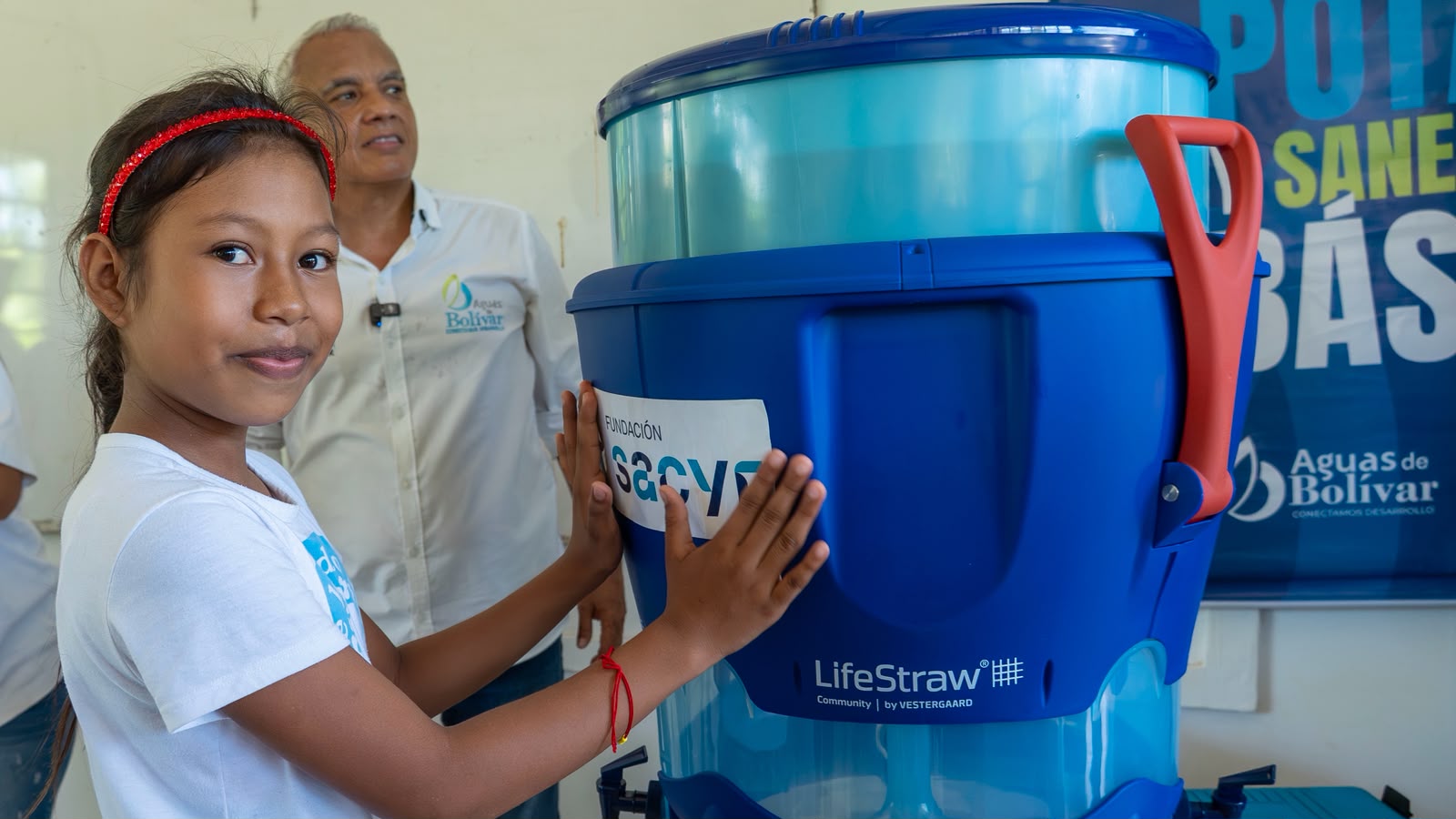 Instalan filtros purificadores en colegios de Bolívar para mejorar el acceso a agua potable