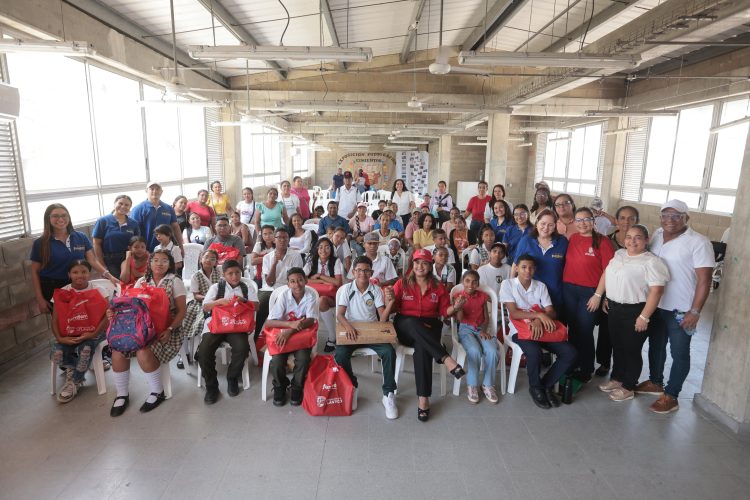 Gobernación del Atlántico entrega ayudas tiflológicas para fortalecer la educación inclusiva de estudiantes con discapacidad visual