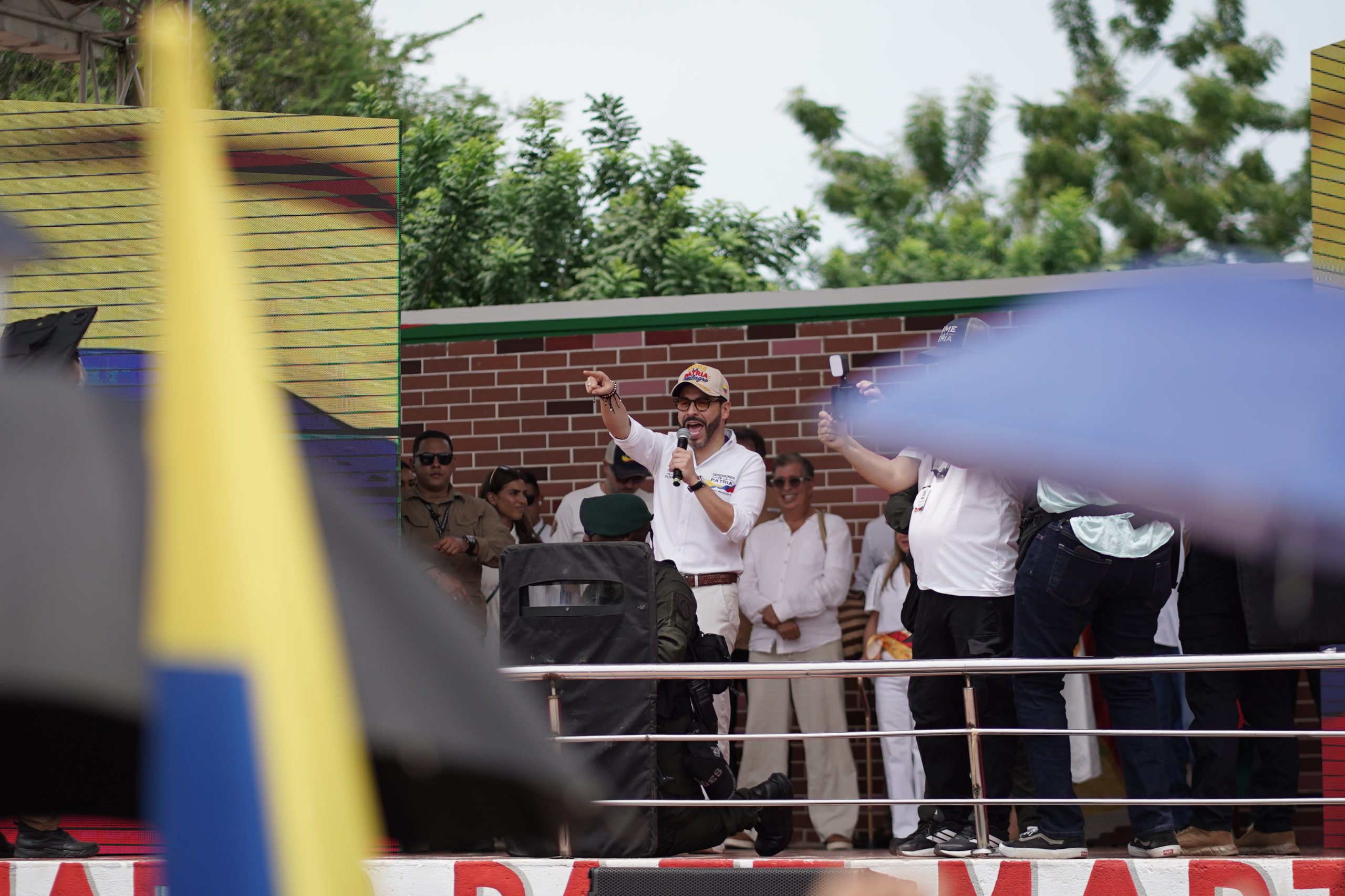 Abelardo De la Espriella visitó Campo de la Cruz y ratificó compromisos con la seguridad y el desarrollo del sur del Atlántico