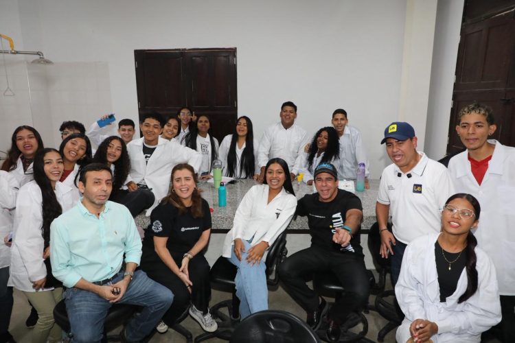 IUB amplía su oferta académica con Biotecnología y Licenciatura en Tecnología e Informática