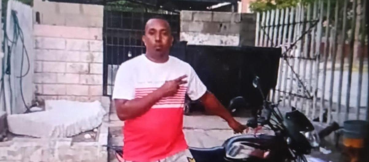 Asesinan a hombre en Villa San Carlos: autoridades investigan posible vínculo con disputa entre bandas criminales