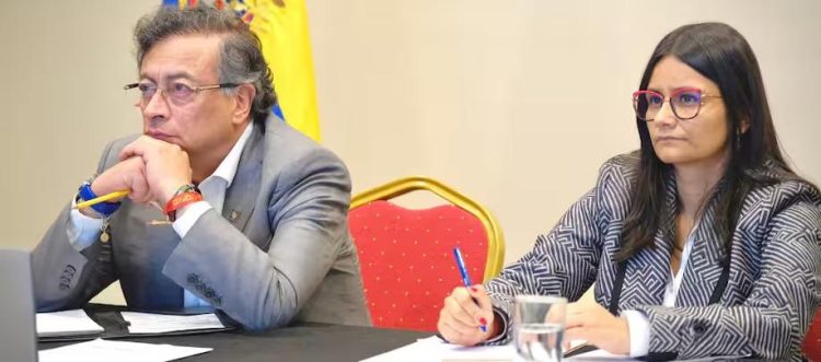 Petro pide la salida de la gerente encargada del Fondo Adaptación tras denuncia sobre traslado de recursos a la UNGRD