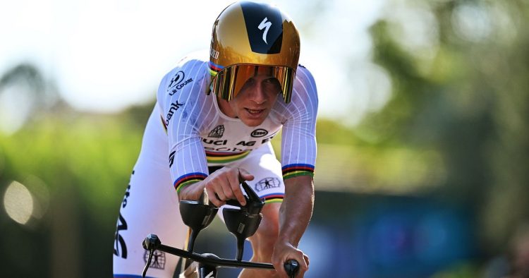 Remco Evenepoel ganó la etapa 16 en el Tour de Francia