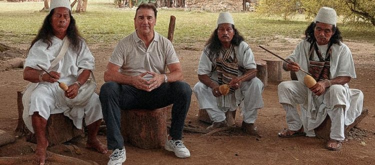 Néstor Lorenzo recibe la ciudadanía honorífica de Colombia antes del partido contra Ghana en el Mundial 2026
